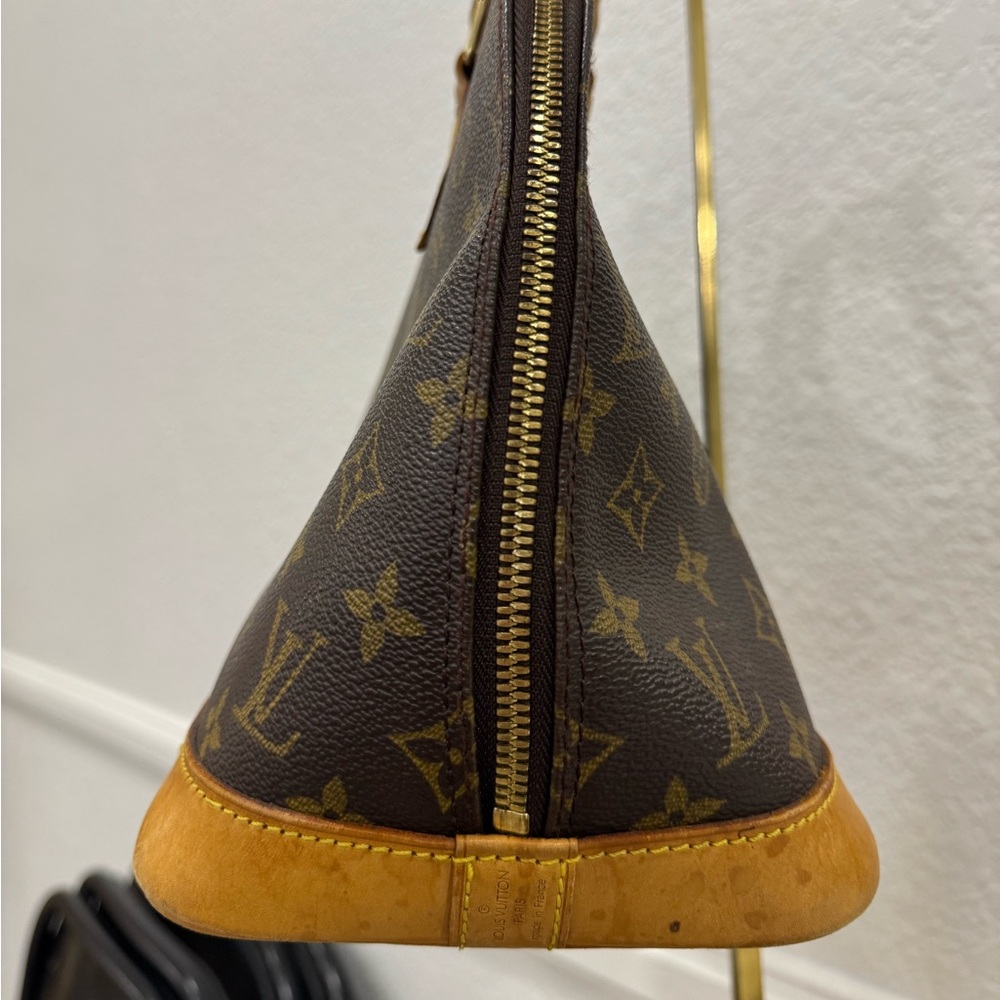 Louis Vuitton Alma PM Monogram Handbag - Picture 8 of 14